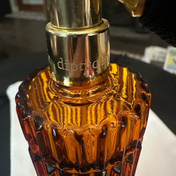 Diptyque Amber Glass Perfume Bottle with Black Atomizer - Picture 2 of 4